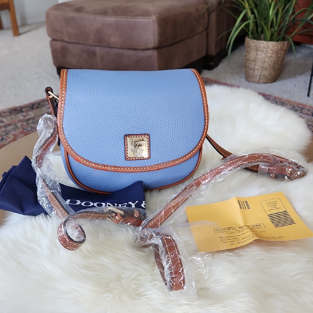 Beautiful NWT Dooney & Bourke Dusty Blue Leather Hallie Crossbody Bag 💙🎁